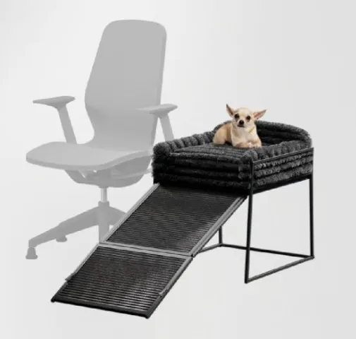 SEATMATE pet office chair with its access ramp