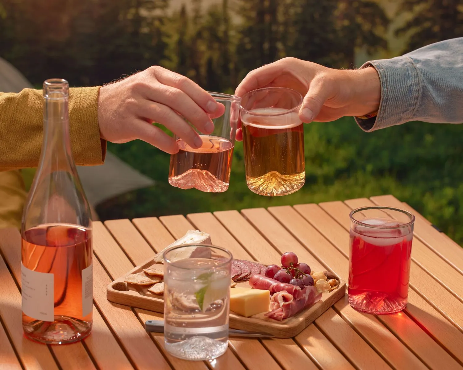 THE PACIFIC NORTHWEST OUTDOOR CUP SET