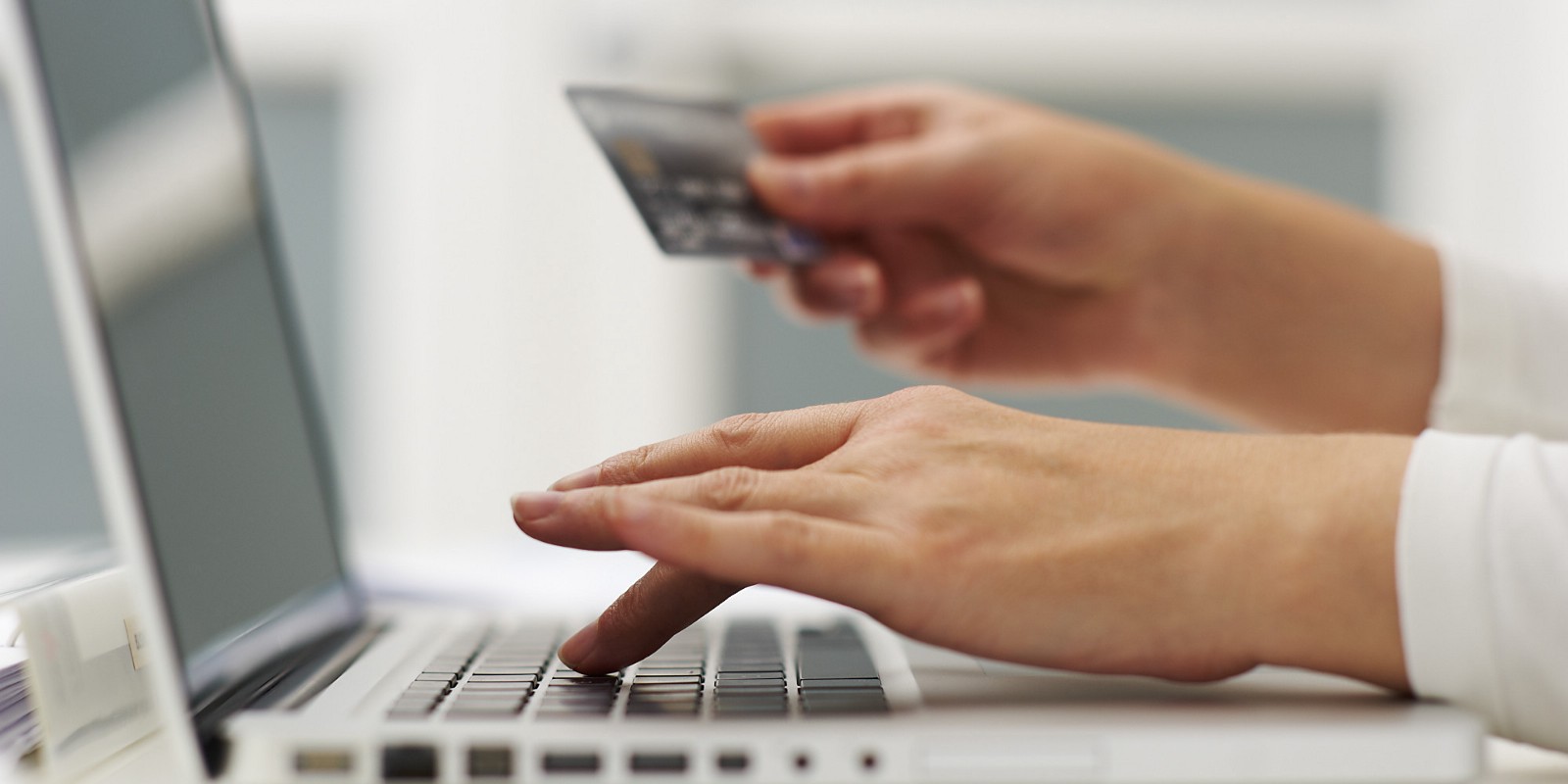 How to qualify a crowdfunding email list: Make them pull out their credit card!